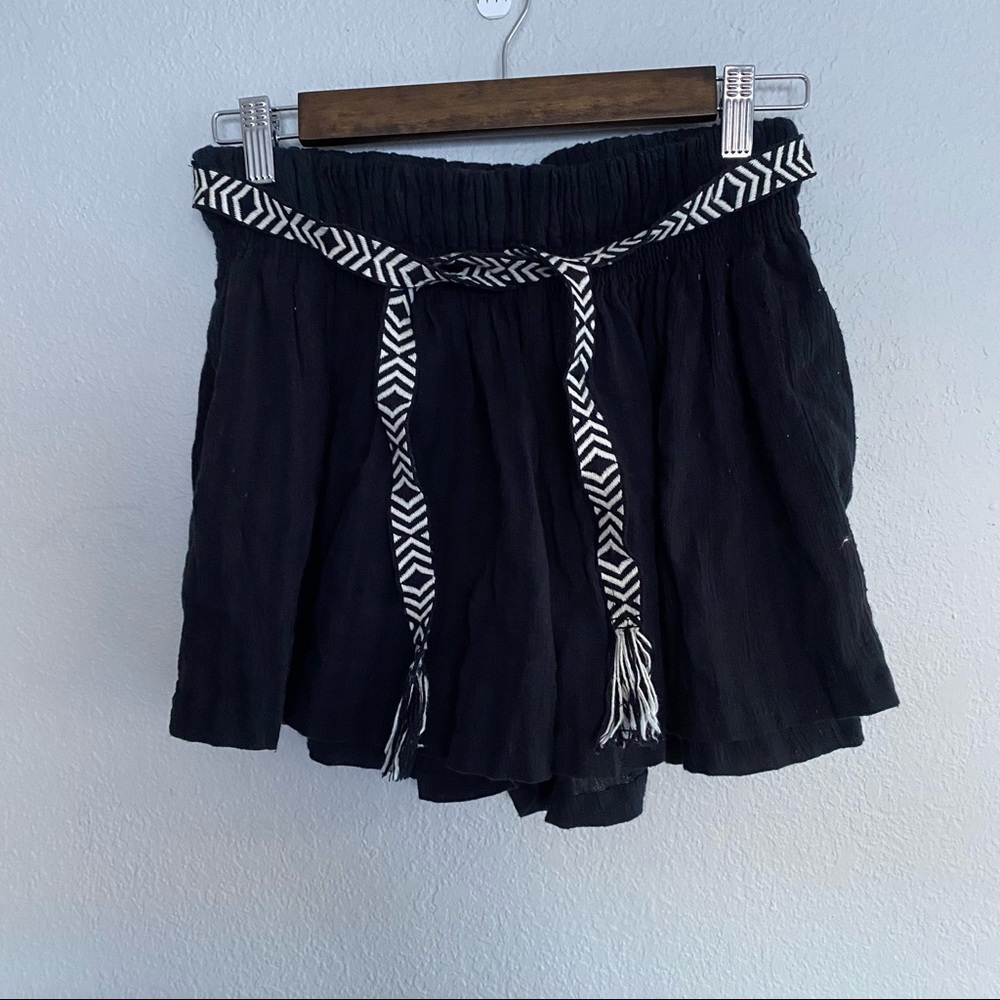 scotch and soda flowy navy shorts with belt